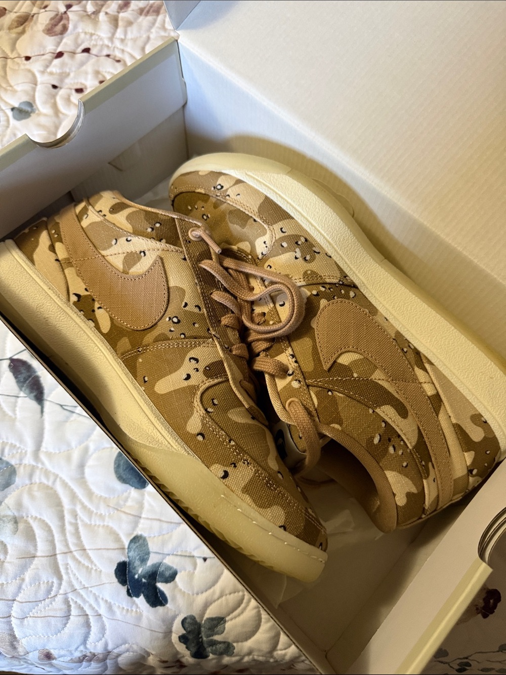 Nike Desert Camo Low-Top Sneakers - Beige/Tan